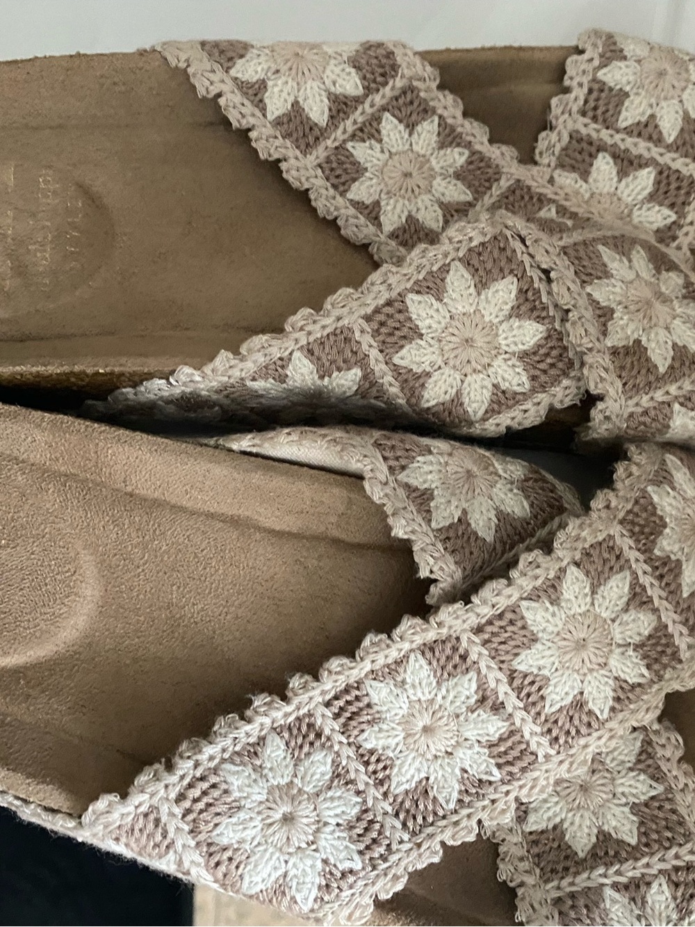 Haute Hippie Boho Floral Crochet Beige Slide Cottagecore CrissCross Sandals 8M - Picture 10 of 12